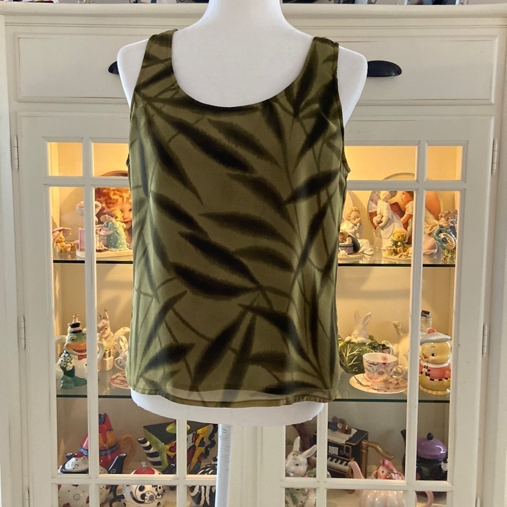 Jones NY 100% Silk Sleeveless Top Leaf Green Print Size 8 Side Zip